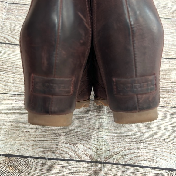 Sorel Lea Chelsea Boot - Picture 4 of 9